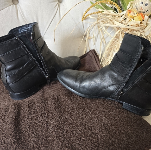 Women's Born Easton Black Full Grain Ankle Boot Leather - Picture 7 of 11